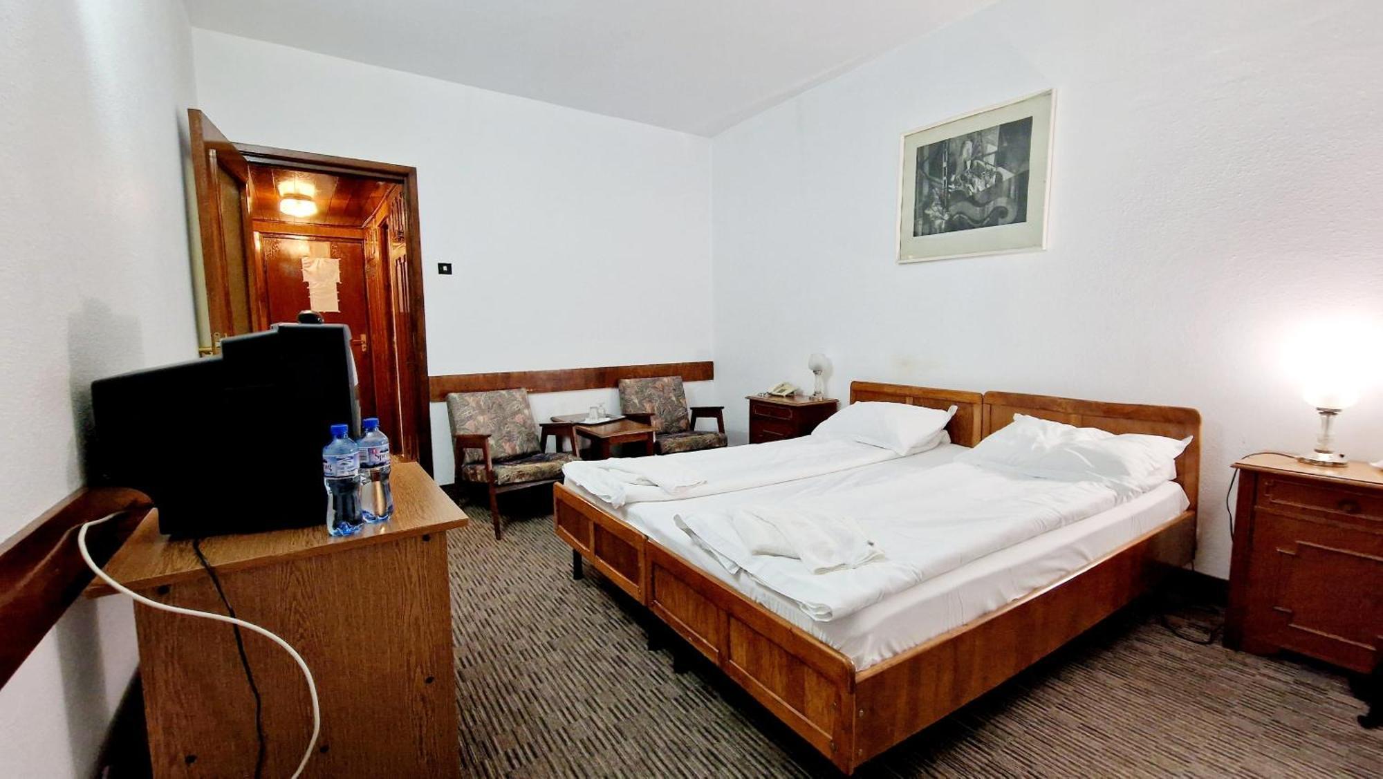 Hotel Bradul - Κοβάσνα Εξωτερικό φωτογραφία