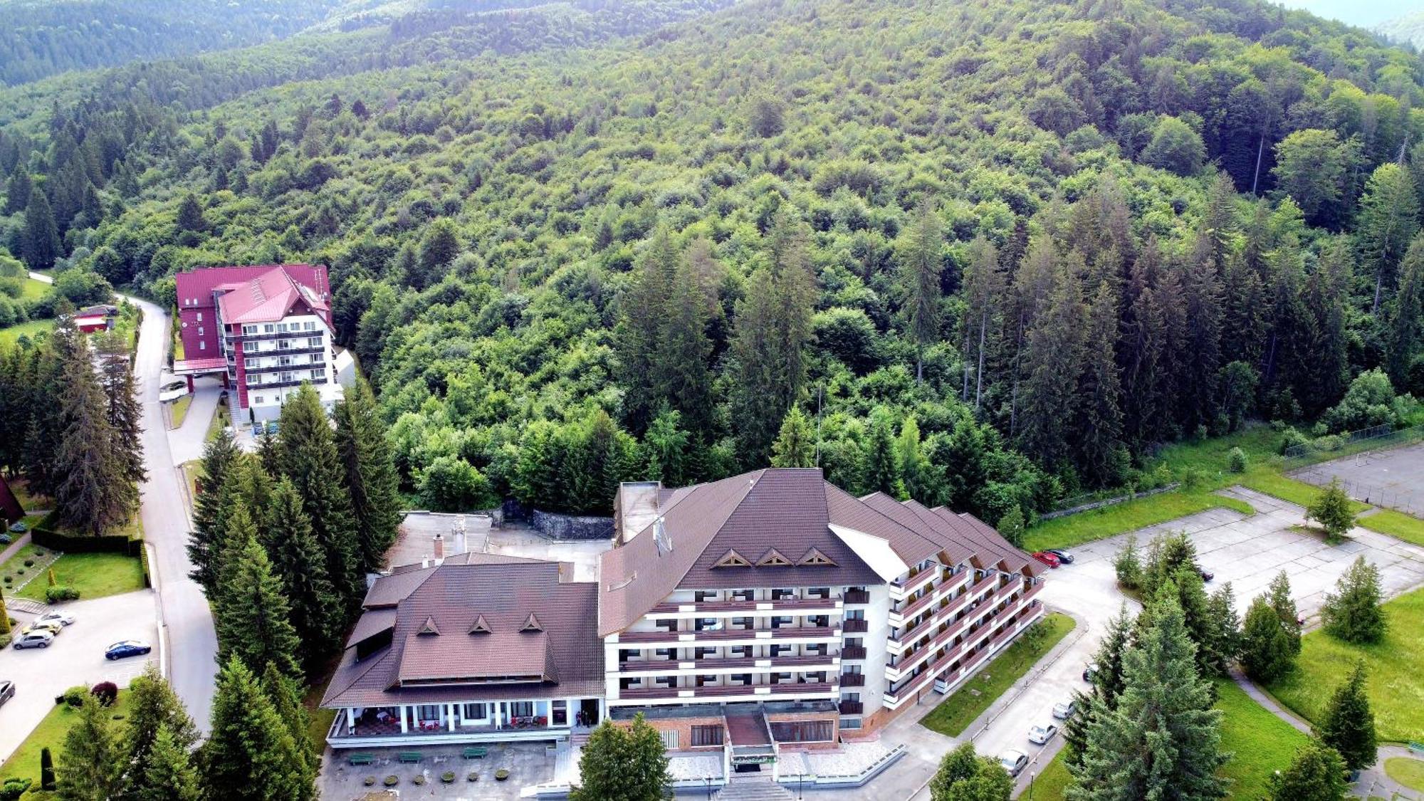 Hotel Bradul - Κοβάσνα Εξωτερικό φωτογραφία